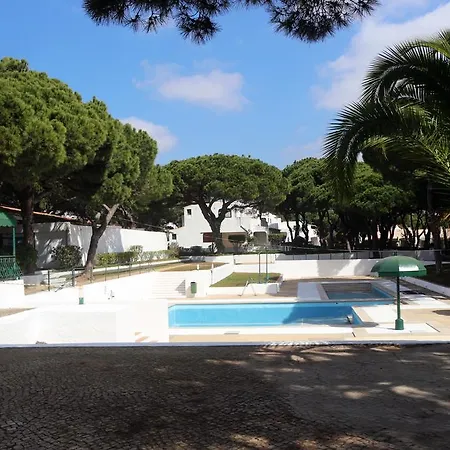 Apartment Acoteias *
